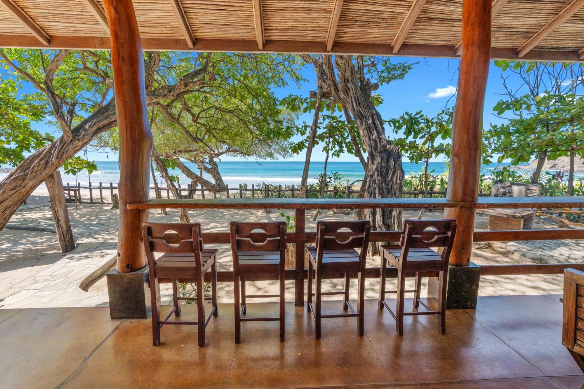 Casa Yosi, Front Piece Of Heaven Villa