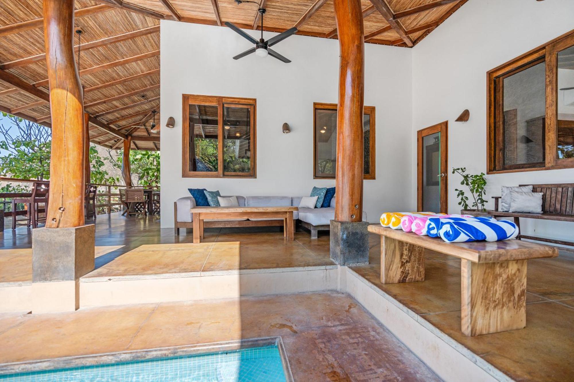 Casa Yosi, Front Piece Of Heaven Villa *